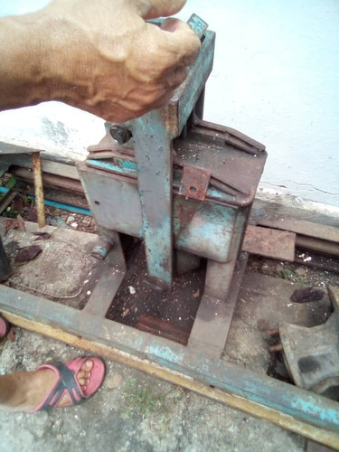 Máquina De Hacer Bloque Manual, Número 12 (Usado)