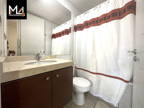 Amplio Departamento De 4 Dorm. En Calle Tranquila