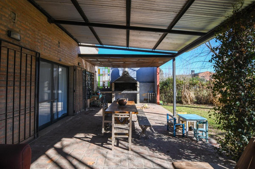 Imagen 19 de 23 de Casa De 2 Dormitorios En Venta Con Piscina, Calefacción Por Radiadores Hostal Del Sol