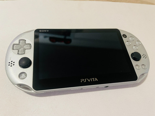 Sony Ps Vita Slim + 64gb ,silver Plate + Regalos , Excelente