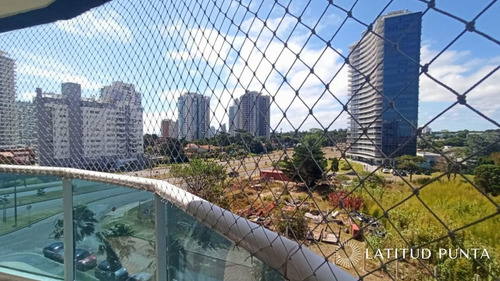 Imagen 2 de 14 de Oportunidad En Casino Tower, 3 Dormitorios