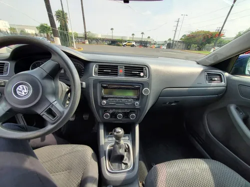 Volkswagen Jetta 2.5 Style Mt