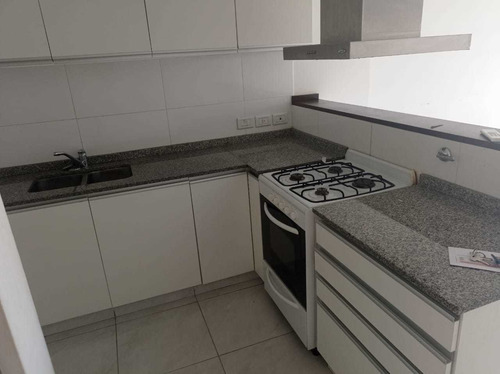 Imagen 7 de 13 de Departamento 2 Ambientes C/renta. Parque Patricios S Avenida