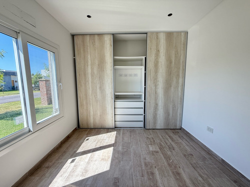 Casa En Una Planta En Venta En Barrio Privado San Felipe, Canning. Oportunidad!!!