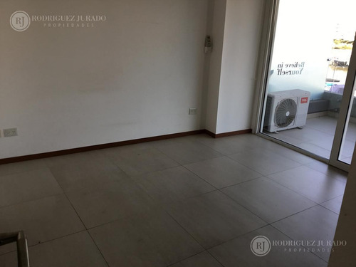 Imagen 10 de 17 de Departamento De 2 Amb Al Río Con Cochera - Vista Bahía - Nordelta