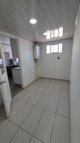 Arriendo Hermosa Casa En Condomino Buin
