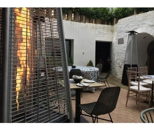 Imagen 4 de 5 de Estufa De Patio Pirámide Acero Negro Restaurante