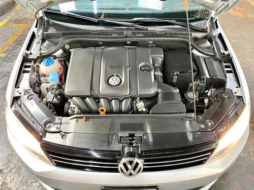 Volkswagen Vento 2.5 Luxury 170cv