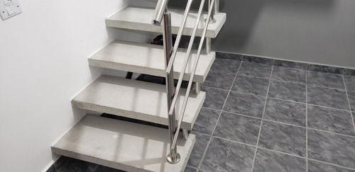 Imagem 3 de 5 de Corrimãos E Guarda Corpos De Aço Inox