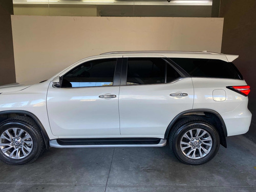 Imagen 3 de 7 de Toyota Sw4 2021 2.8 Srx 177cv 4x4 7as At