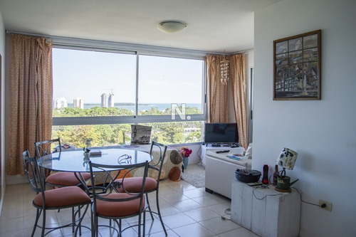 Hermoso Departamento En Venta De 2 Dormitorios.- Ref: 1233