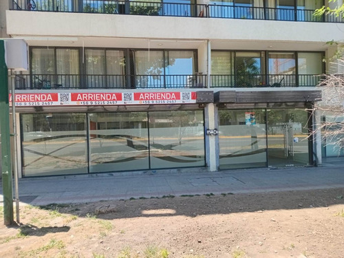 Excelente Local Comercial Vicuña Mackenna 660