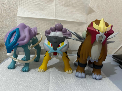 Pokemon Legendarios Sofubi Entei Suicune Raikou (Usado)