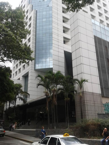 Excelente Oficina En Venta En Una De Las Torres Icono De La Castellana Caracas 23-8018