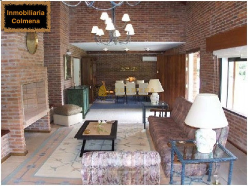 Precioso Chalet En Playa Mansa. Disfrute De Punta Del Este!!!- Ref: 2323