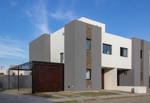 Duplex En Venta - Bº Tejas Ii - Housing Introva - Tres Dormitorios - Apto Bancor