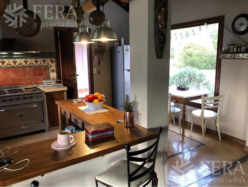 Imagen 5 de 21 de Venta De Casa De 4 Ambientes Con Cochera, Galeria, Quincho Y Piscina En Campos De Roca 1 (28792)