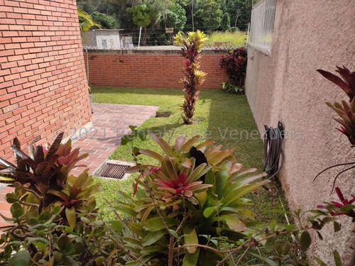 Casa En Venta, Urb. Los Naranjos Del Cafetal