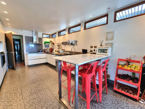 Casa En Venta De 4 Dorm. En Lonco Parque, Chiguayante