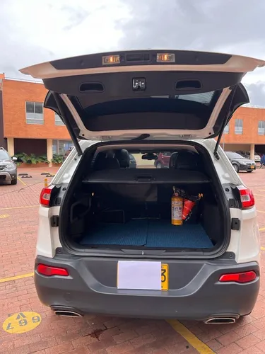 Jeep Cherokee 3.2 Longitude Plus