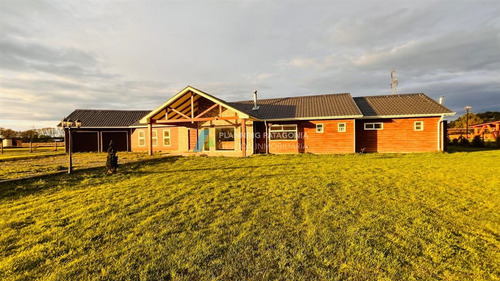 Casa En Venta De 4 Dorm. En Frutillar