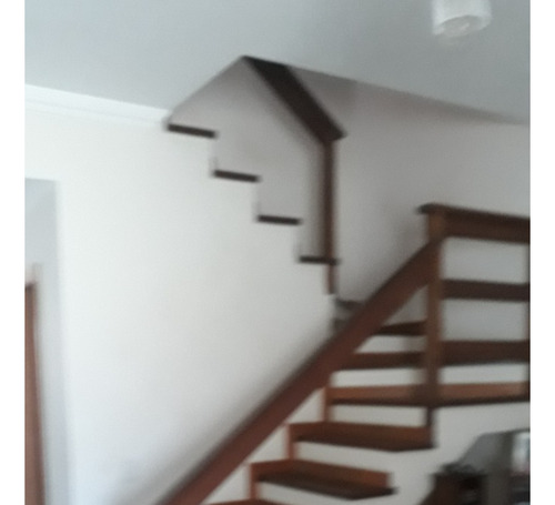 Casa Em Teresópolis , 4 Quartos. Ótima Localização. Bairro Do Alto. Espaçosa. Em Rua Sem Saída.