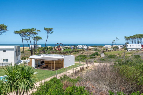 Excepcional Chalet De 2 Plantas Con Vista Al Mar!- Ref: 2245