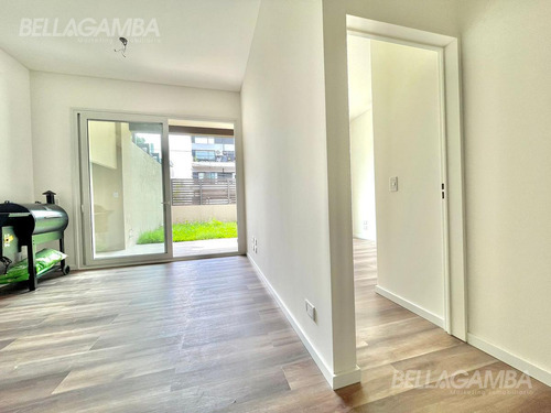 Departamento De 2 Ambientes A Estrenar Con Jardin Y Cochera