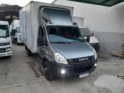 Iveco Daily 35s14 2013 Baú Com Motor Novo Ótimo Estado