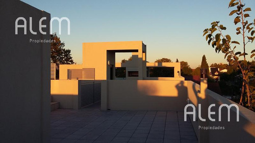 Departamento En Venta En Banfield | 2 Ambientes | Balcón Y Cochera