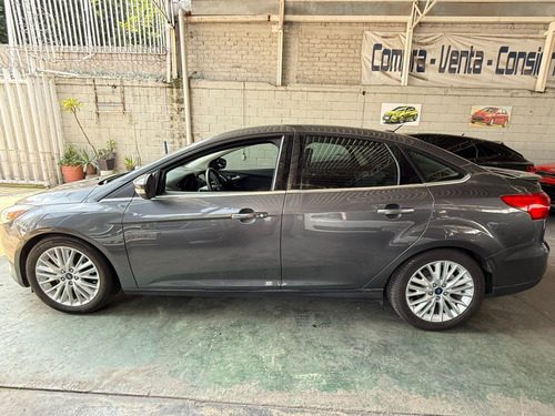 Ford Focus 2.0 Titanium Mt