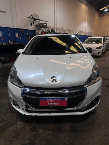 Peugeot 208 Allure 1.6 115 Inundado