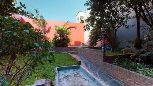 Excelente Casa 5 Ambientes Con Parque En Flores