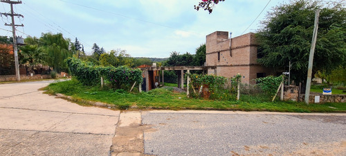 Lote Con Proyecto Para 2 Deptos Y 107m2 Construidos Actualmente. Asfalto Todos Los Servicios