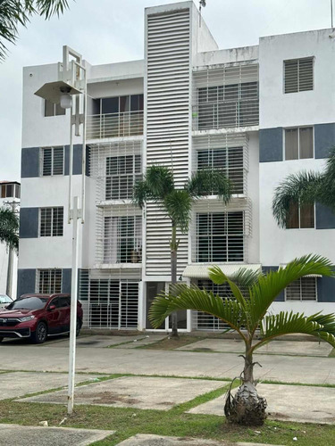 Se Alquila Apartamento En Calle Proñ. Buena Vista