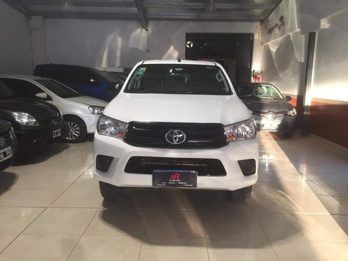 Imagen 2 de 8 de Toyota Hilux 2018 2.4 Cd Dx 150cv 4x2