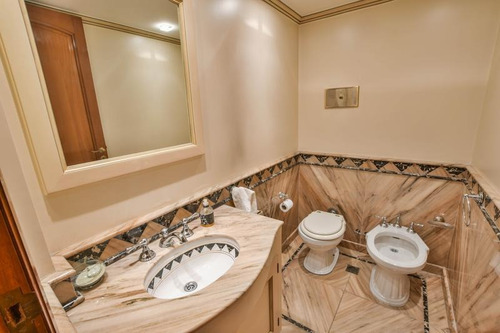 Imagen 11 de 30 de Venta Imponente Casa De 4 Dormitorios Enorme Jardin - Rosario, Santa Fe.