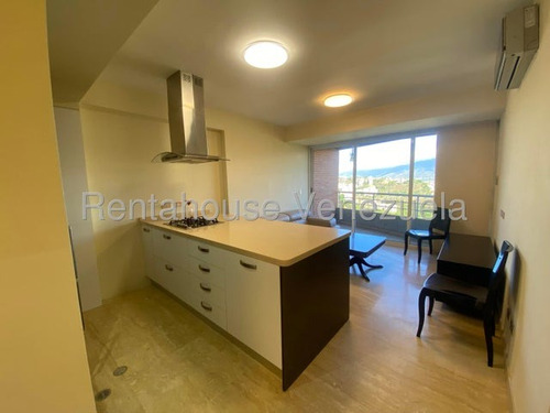 Acogedor Y Cómodo Apartamento En Alquiler. Urb. Lomas Del Sol.