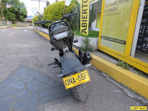 Imagen 5 de 25 de Husqvarna Svartpilen 401