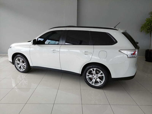 Imagem 4 de 15 de Mitsubishi Outlander 2.0 16v 160cv 2015