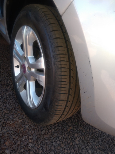 Fiat Palio 1.6 16v Essence Flex Dualogic 5p
