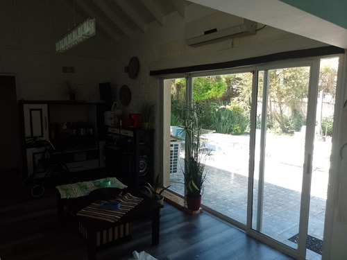 Casa En Venta De 3 Dormitorios C/ Cochera En El Lauquen