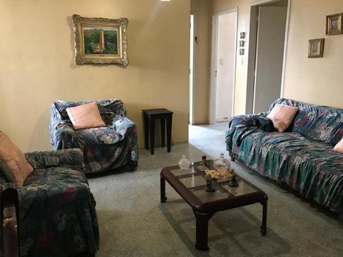 Imagen 4 de 8 de Apartamento En El Valle. Rg
