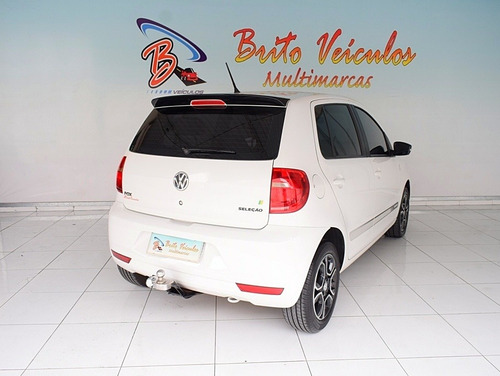 Volkswagen Fox 1.0 Mi Seleção 8v Flex 4p Manual 2014