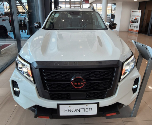 Nissan Frontier PRO4X 4X4 AUT