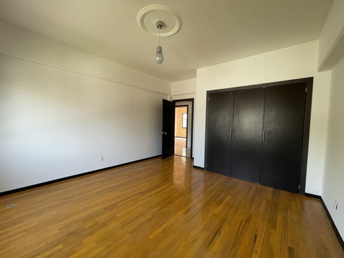 Departamento En Venta Totalmente Remodelado Con Excelentes Espacios