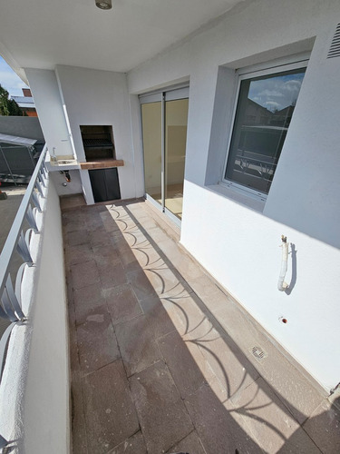 Departamento 2 Ambientes Con Cochera En Venta En Santos Lugares
