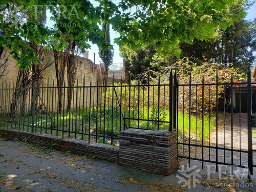 Imagen 4 de 16 de Venta De Casa 5 Ambientes Con Amplio Fondo Libre Y Cochera En Bernal Este (26953)
