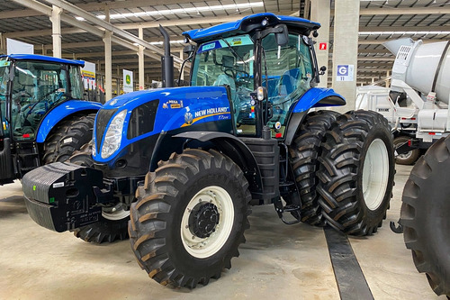 Trator Agrícola New Holland T7.205 Pneu Dual