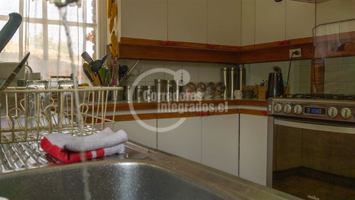 Casa En Venta De 5 Dorm. En Lo Barnechea